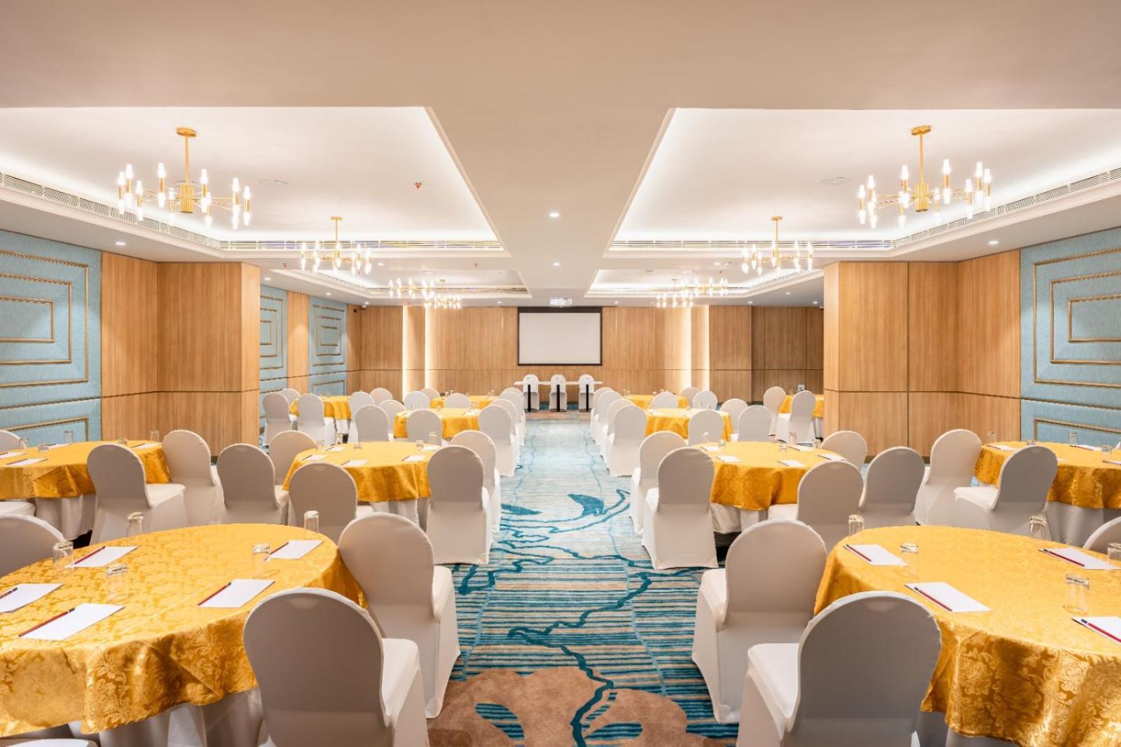 Park Inn & Suites By Radisson Thrissur East Fort Esterno foto