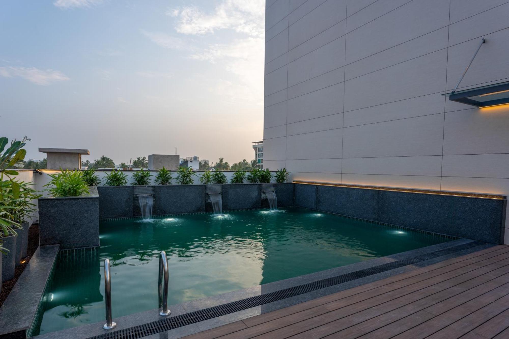 Park Inn & Suites By Radisson Thrissur East Fort Esterno foto