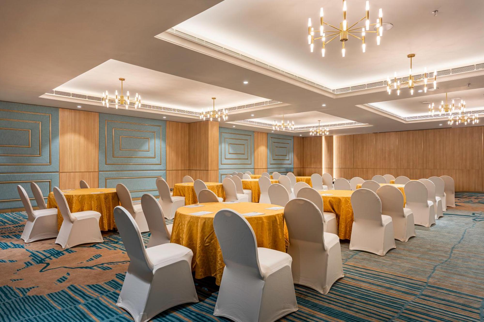Park Inn & Suites By Radisson Thrissur East Fort Esterno foto